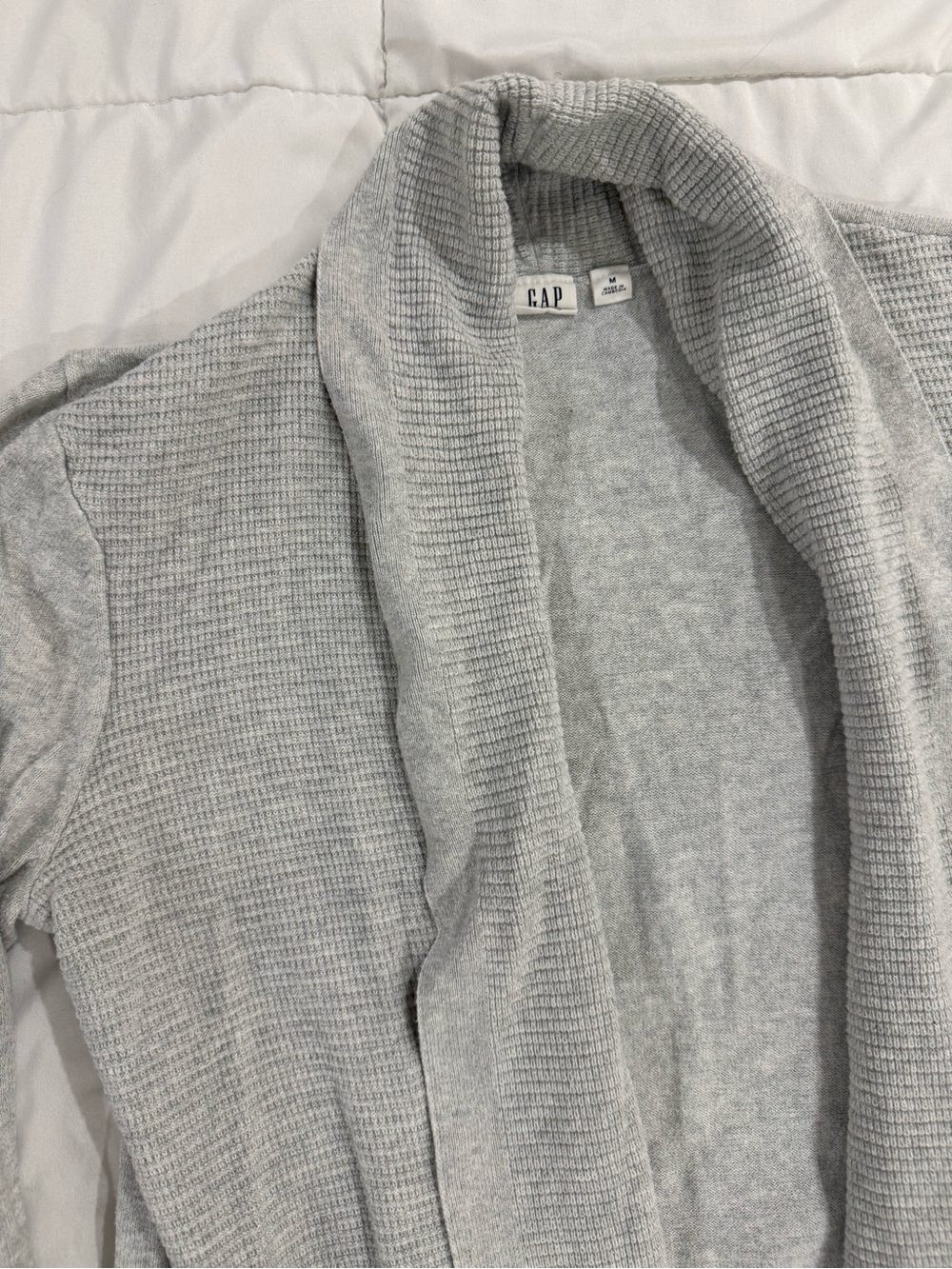 GAP Cardigan - Picture 2 of 8